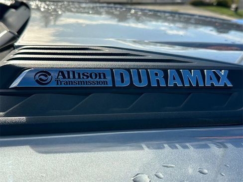 Used 2024 Chevrolet Silverado 2500 LTZ w/ LTZ Convenience Package image 10