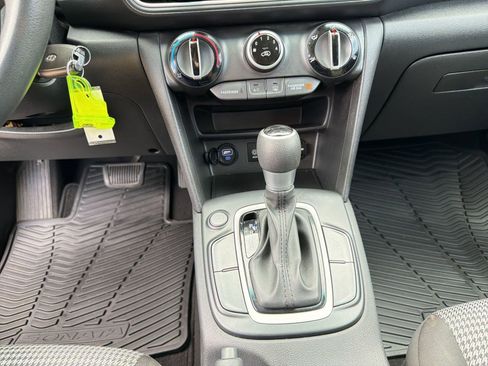 Used 2021 Hyundai Kona SE image 18
