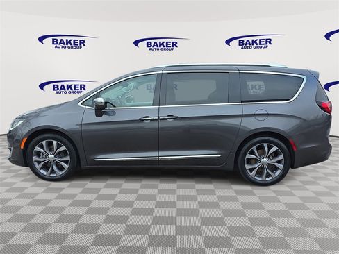 Used 2020 Chrysler Pacifica Limited w/ Tire & Wheel Group image 6