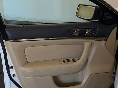 Used 2009 Lincoln MKS AWD image 12