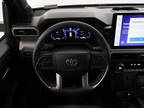 Used 2024 Toyota Tacoma Trailhunter image 17