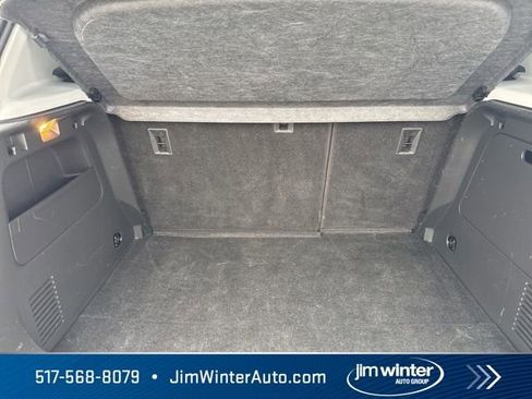 Used 2020 Chevrolet Trax LT w/ LT Convenience Package image 18