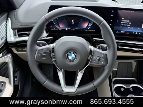 Used 2025 BMW X1 xDrive28i w/ Premium Package image 17