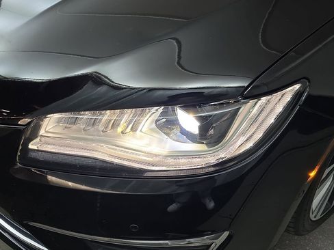 Used 2017 Lincoln MKZ Reserve w/ Technology Package image 30