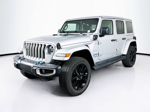 Used 2022 Jeep Wrangler Sahara image 3