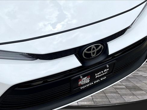 Used 2025 Toyota Corolla LE FWD image 32