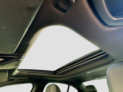 Used 2023 BMW 330i xDrive Sedan w/ Premium Package image 20