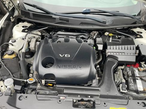 Used 2017 Nissan Maxima 3.5 SV w/ Dynamic Package FWD image 21