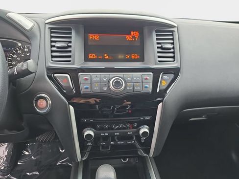 Used 2015 Nissan Pathfinder S AWD/4WD image 23