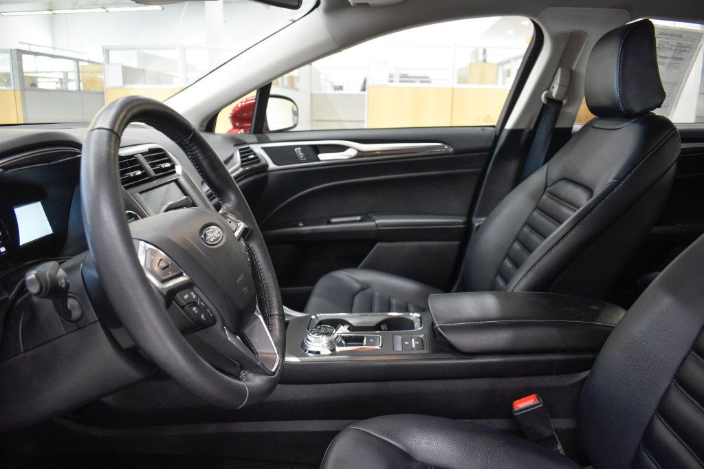 Used 2020 Ford Fusion SEL FWD image 2