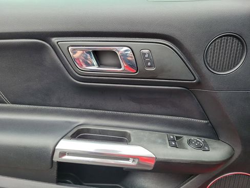 Used 2016 Ford Mustang Premium image 16