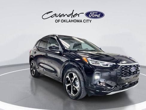 Used 2025 Ford Escape ST-Line Elite w/ Premium Technology Package AWD/4WD image 2