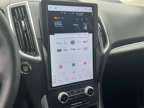 Used 2024 Ford Edge Titanium image 35