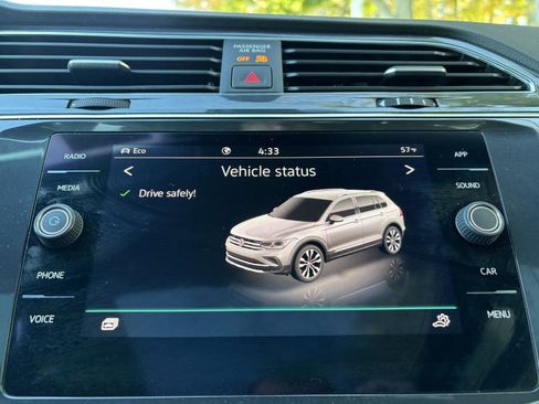 Used 2022 Volkswagen Tiguan SE R-Line image 34