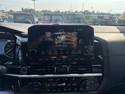 Used 2023 Nissan Pathfinder SL w/ SL Premium Package AWD/4WD image 16