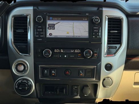 Used 2017 Nissan Titan SV image 13