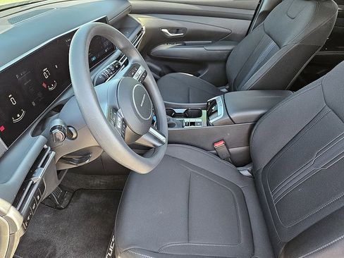 Certified 2025 Hyundai Tucson SEL FWD image 9
