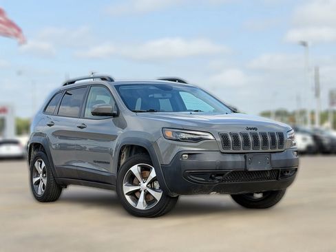 Used 2020 Jeep Cherokee Latitude w/ Quick Order Package 26F North AWD/4WD image 2