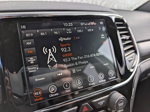 Used 2019 Jeep Grand Cherokee Limited image 21