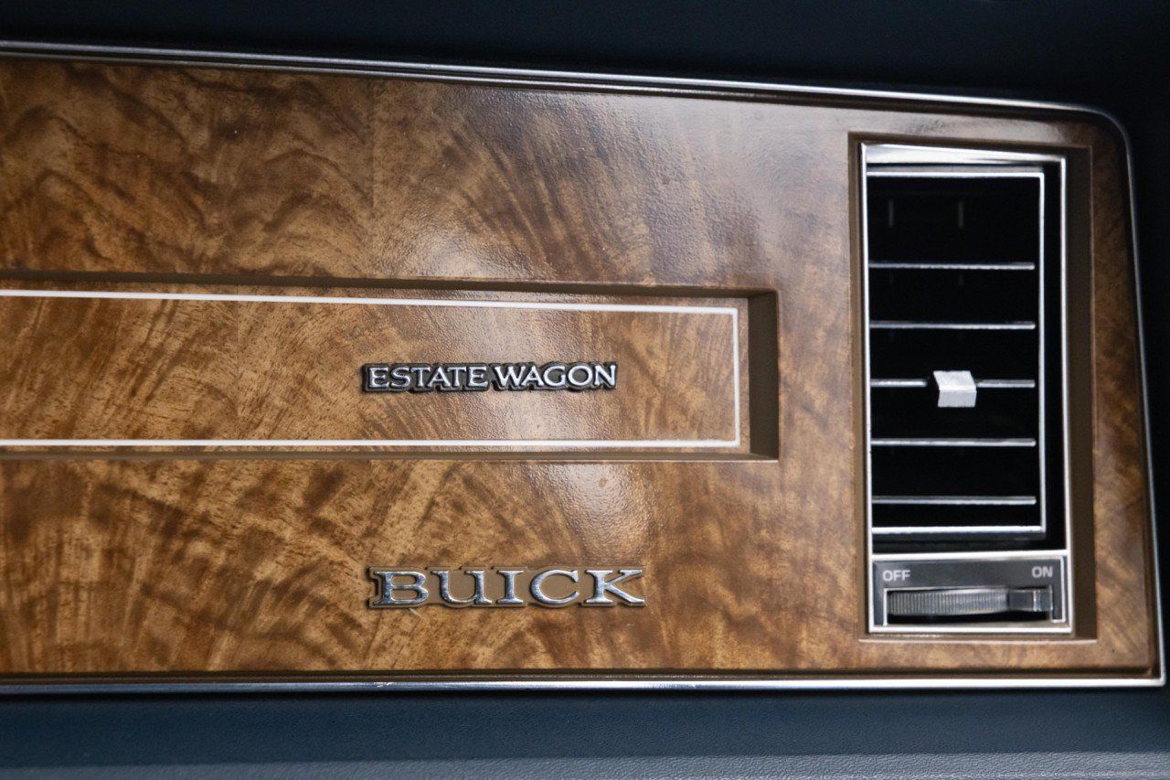 Used 1990 Buick Le Sabre Estate RWD image 22