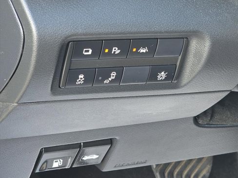 Used 2024 Nissan Kicks S image 7