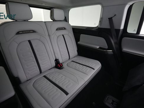 Used 2023 Rivian R1S Adventure AWD/4WD image 25