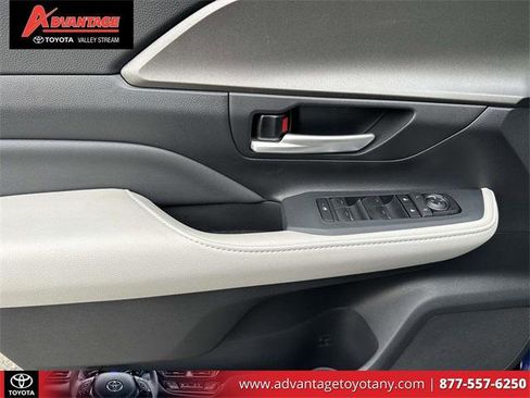 Certified 2025 Toyota Grand Highlander AWD image 20