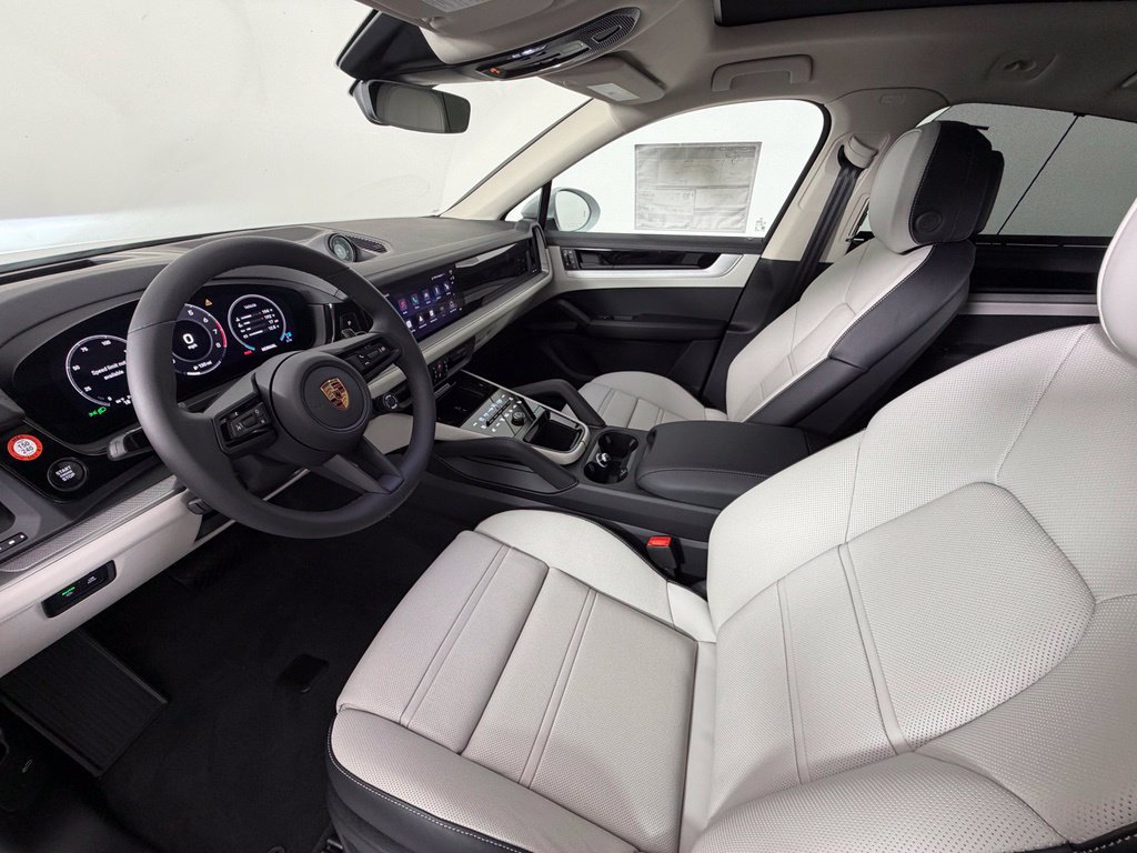 Used 2026 Porsche Cayenne Coupe AWD/4WD image 4