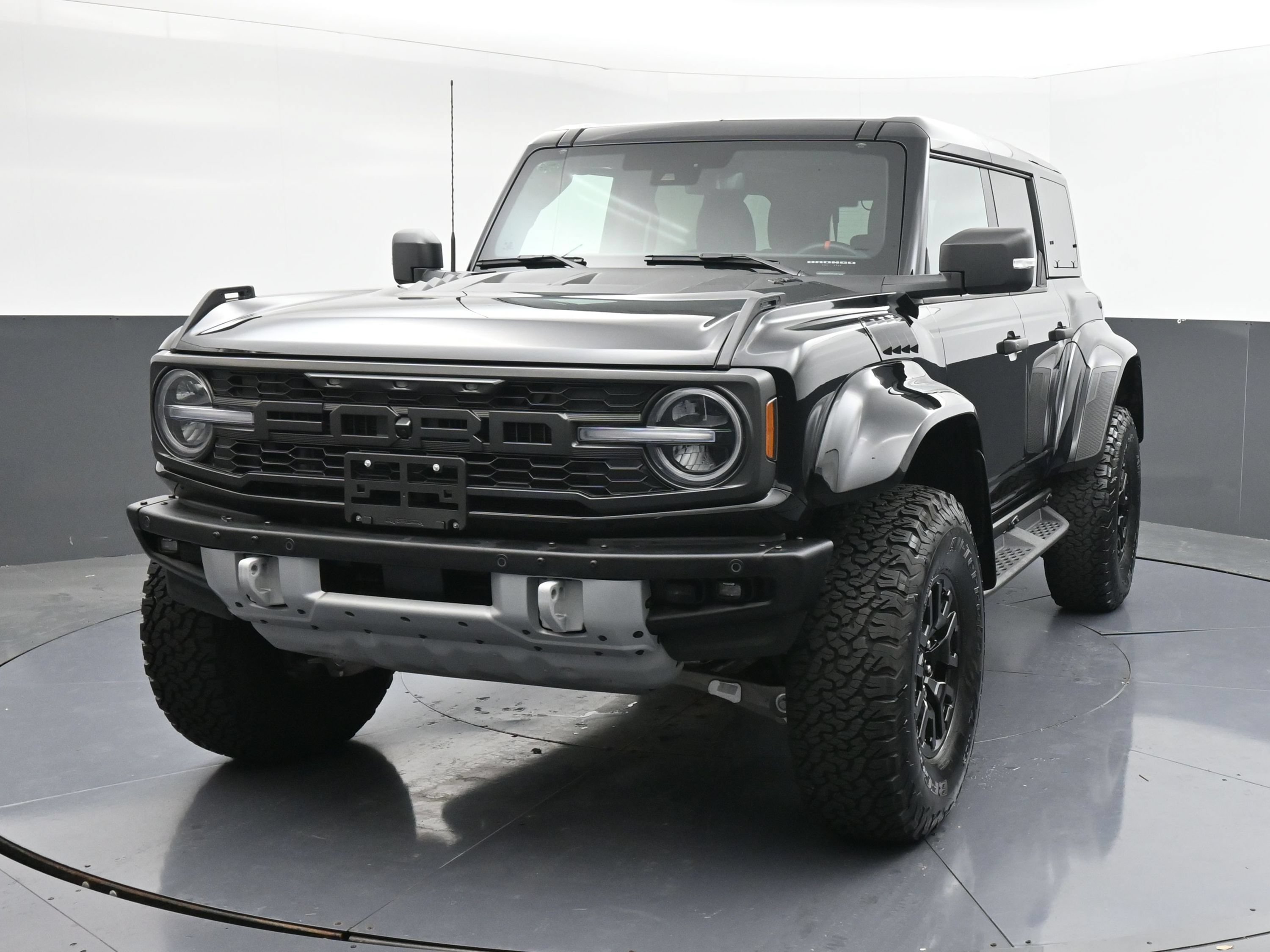Used 2026 Ford Bronco Raptor AWD/4WD image 1