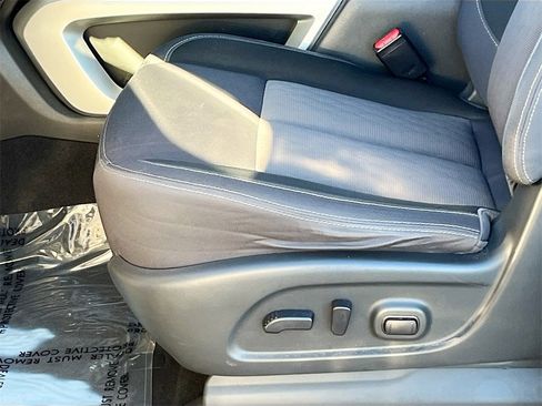 Certified 2021 Nissan Titan SV w/ SV Convenience Package image 17