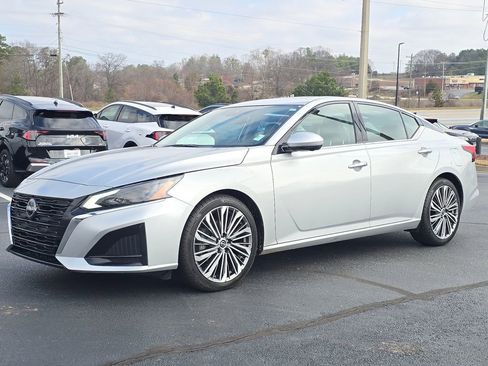 Used 2023 Nissan Altima 2.5 SL image 7