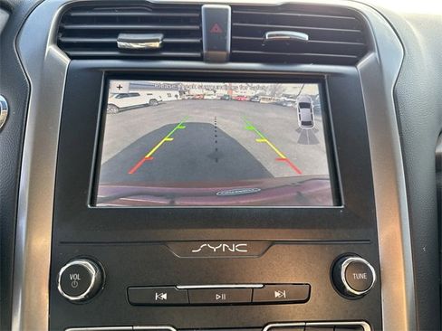 Used 2019 Ford Fusion SE image 26