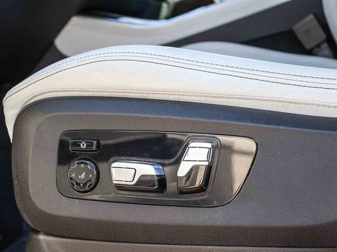 Used 2023 BMW X5 xDrive45e w/ Executive Package image 21