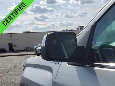 Used 2017 GMC Sierra 1500 SLT w/ SLT Premium Package AWD/4WD image 35