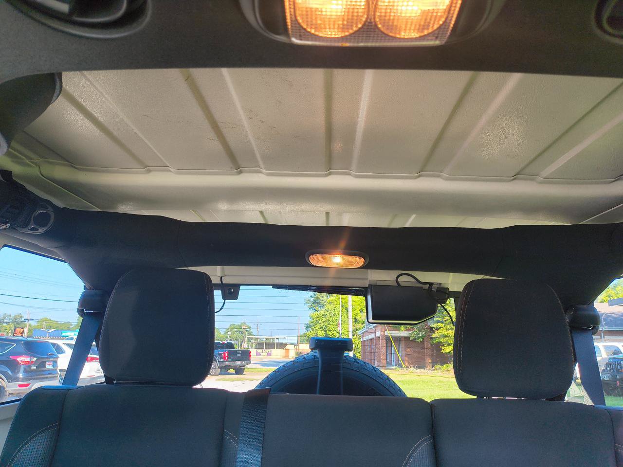 Used 2017 Jeep Wrangler Unlimited Sahara w/ Max Tow Package AWD/4WD image 14
