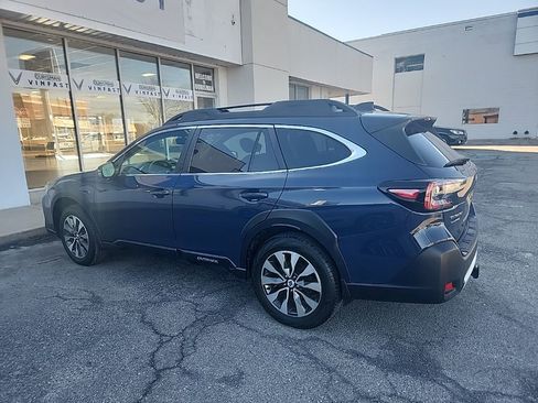 Used 2023 Subaru Outback Limited image 8