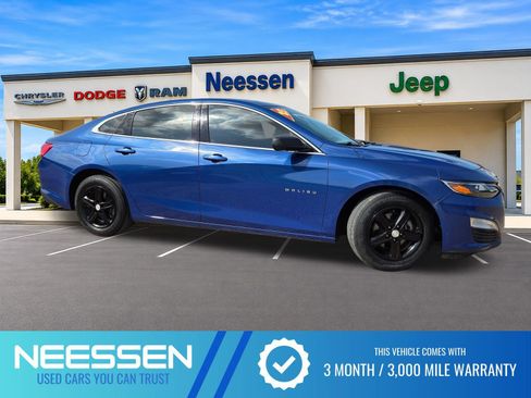 Used 2023 Chevrolet Malibu LS FWD image 1
