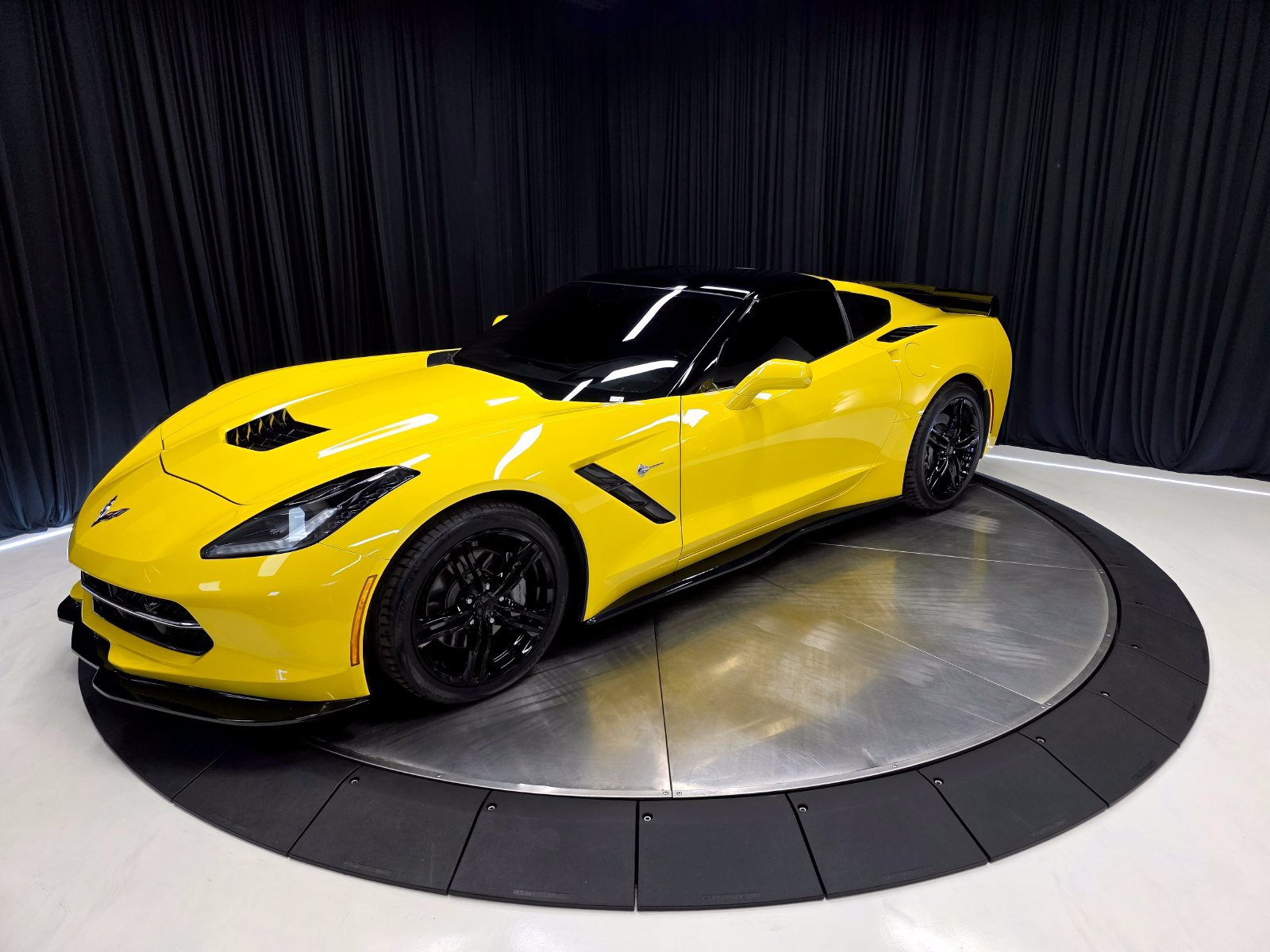 Used 2016 Chevrolet Corvette Stingray Coupe w/ 3LT Preferred Equipment Group RWD image 9