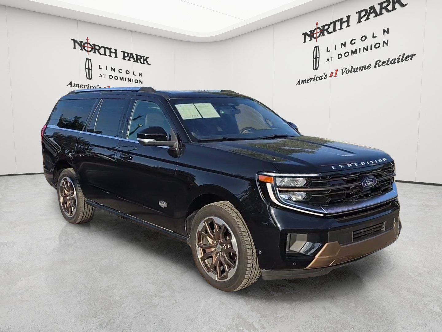 Used 2025 Ford Expedition Max King Ranch AWD/4WD image 3