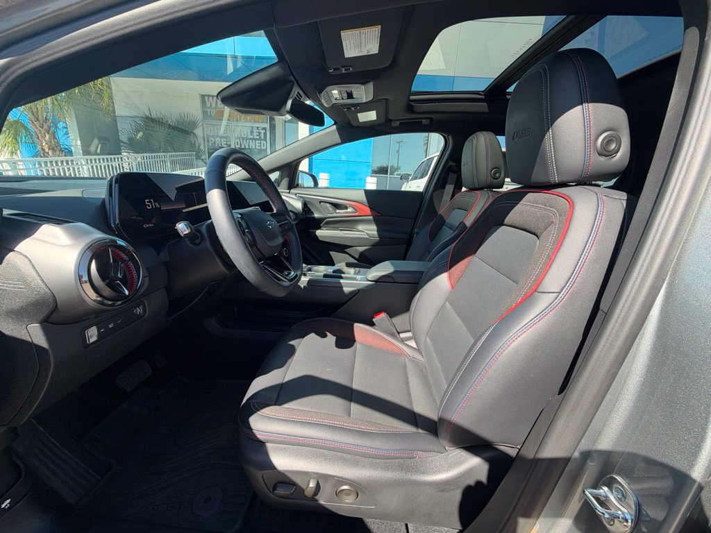 Used 2024 Chevrolet Equinox EV RS w/ LPO, Trailering Package FWD image 10