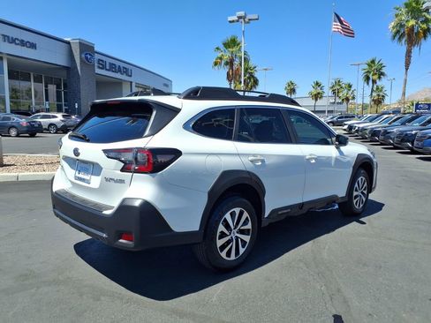 Used 2025 Subaru Outback Premium AWD/4WD image 10