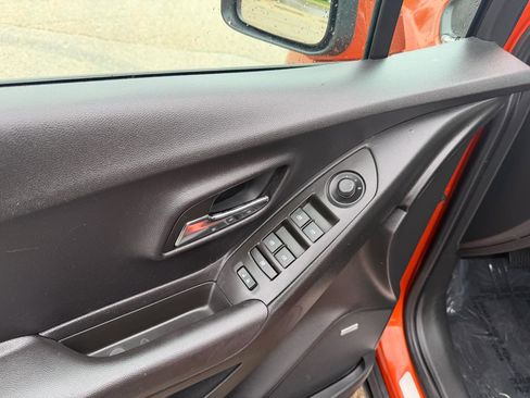 Used 2015 Chevrolet Trax LTZ FWD image 10
