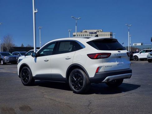 Used 2023 Ford Escape Active w/ Tech Pack #2 AWD/4WD image 4