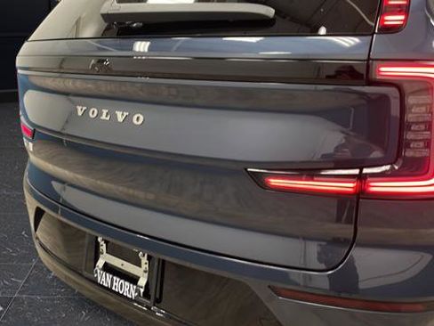 Used 2025 Volvo EX90 Ultra AWD/4WD image 40