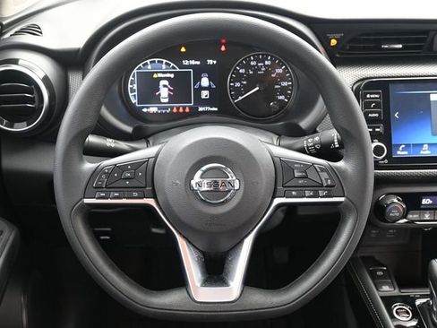 Used 2021 Nissan Kicks SV image 22