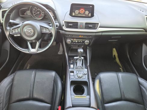 Used 2018 MAZDA MAZDA3 Touring FWD image 10