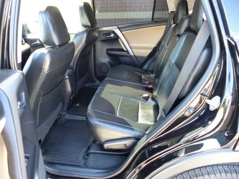 Used 2018 Toyota RAV4 XLE AWD/4WD image 38