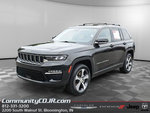 Used 2023 Jeep Grand Cherokee 4WD 4xe image 1