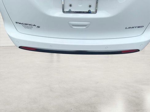 New 2026 Chrysler Pacifica Limited w/ S Appearance Package image 23