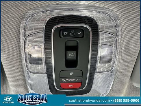 Certified 2025 Hyundai Elantra Limited FWD image 36